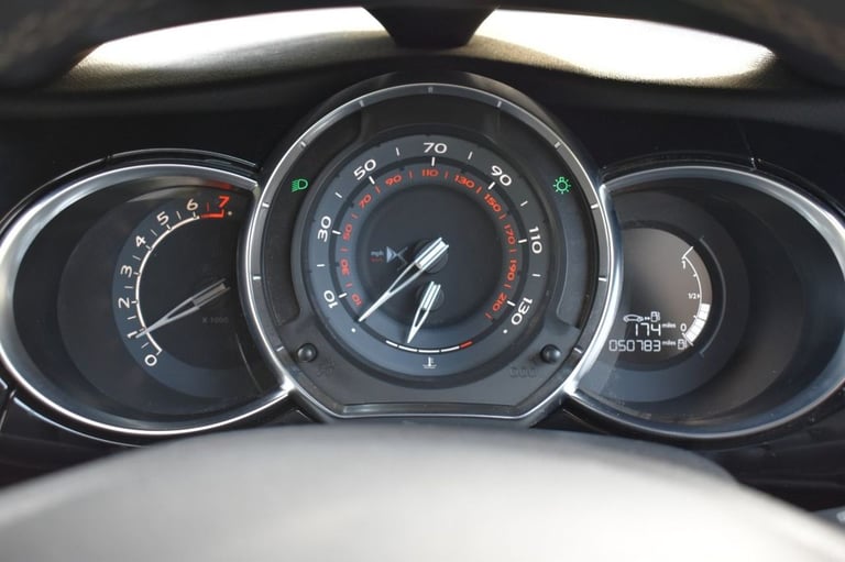 2017 DS Automobiles DS 3 1.2 PureTech 82 Elegance 3dr HATCHBACK PETROL Manual