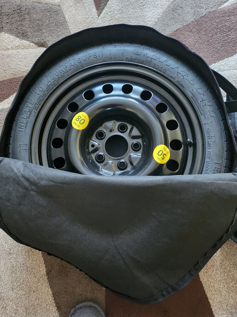 Space saver 17in 5 stud wheel/Tyre, Jack & Safety Triangle/Hi-Vis Vest