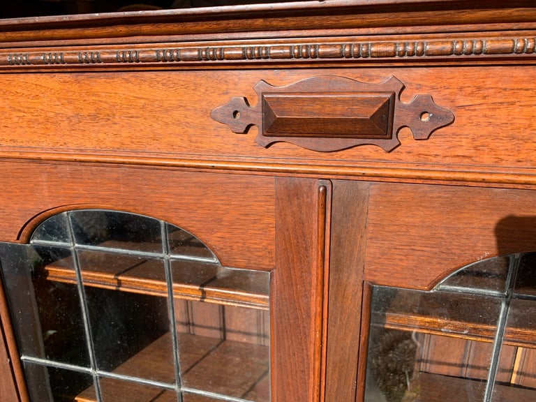 Attractive Vintage Display Cabinet / Bookcase 