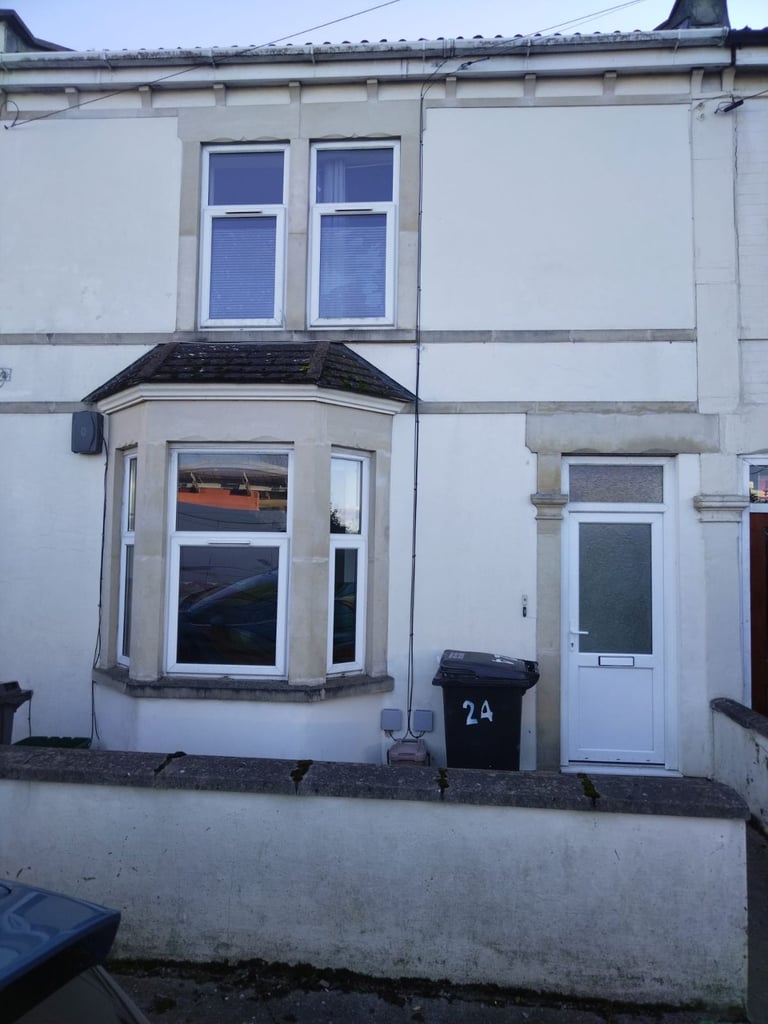 Double Room in 3 bed Flat