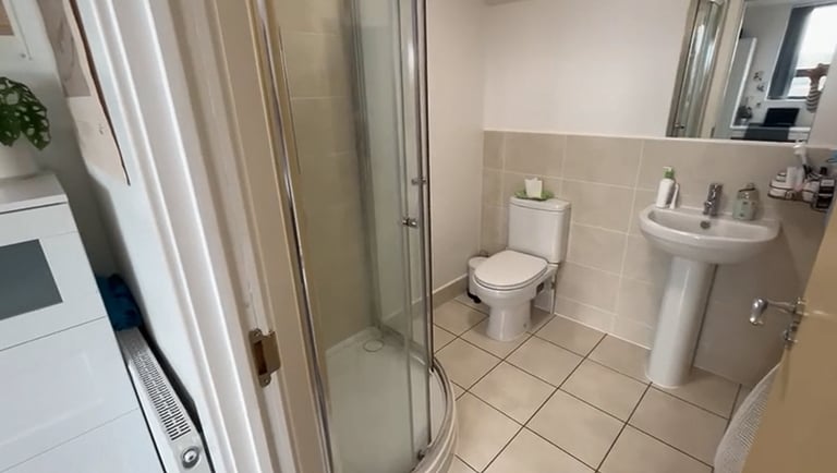 S3 Double bed ensuite with balcony