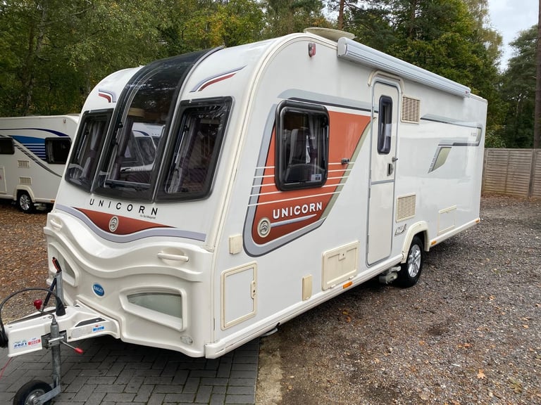 BAILEY UNICORN VIGO - 2014 - ISLAND BED - 4 BERTH - MOVER - PRISTINE 