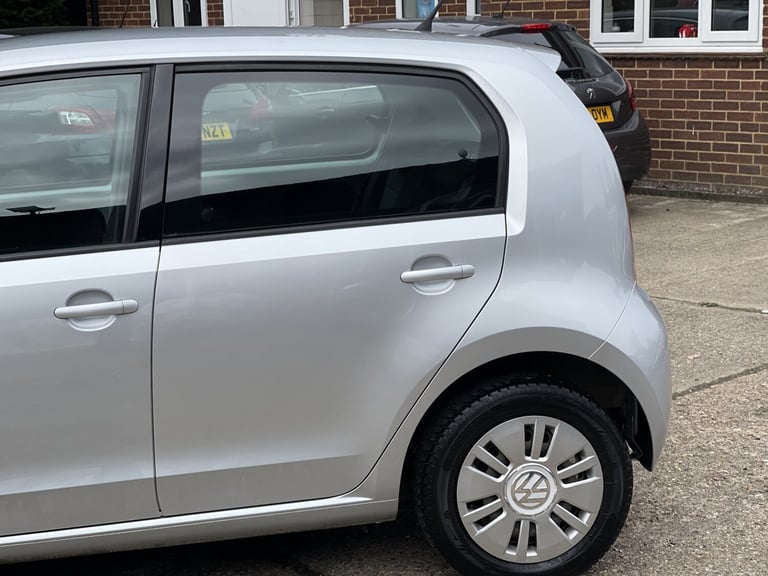 VOLKSWAGEN UP 1.0 Move up! 2016