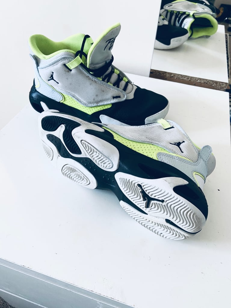 image for Air Jordan flight size 30 -£20
