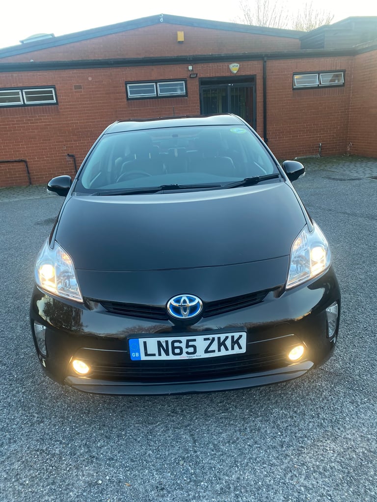 Used Toyota PRIUS for Sale in England | Gumtree