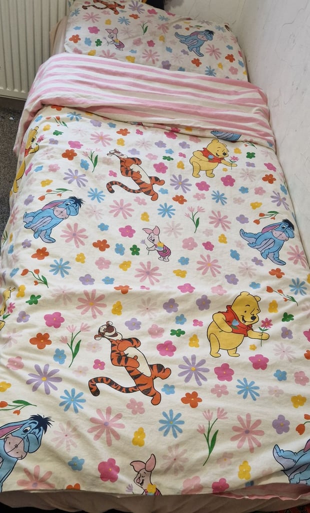 Small Single Bed 2ft6 with mattress.