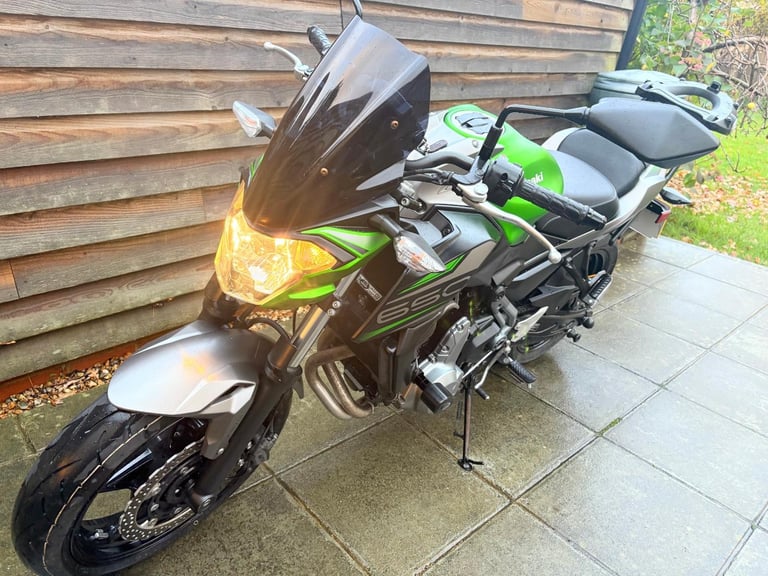 2019 / 69 Kawasaki Z650ABS £4500 Green 3291 miles. 