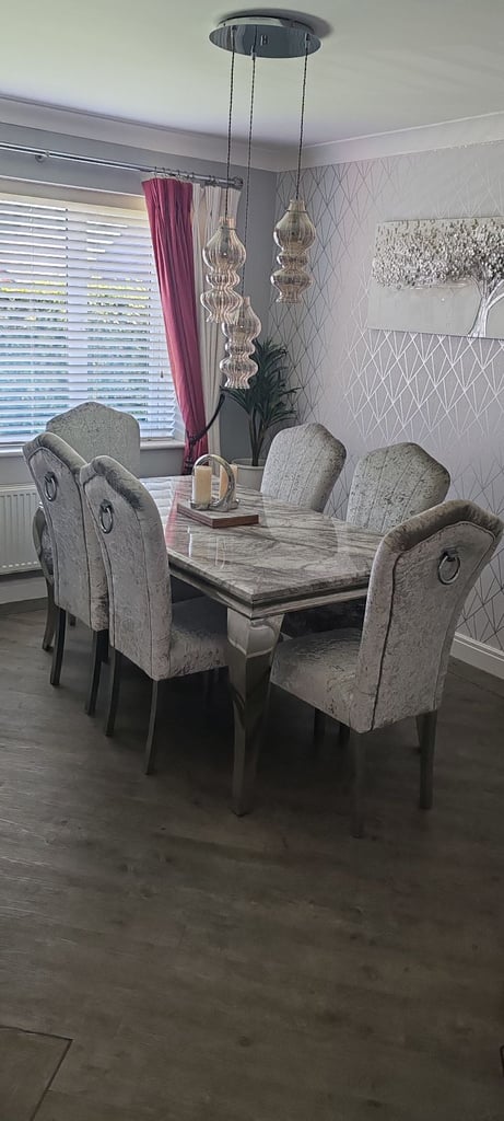 image for Dinning table... Like new