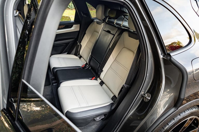 2023 Porsche Cayenne 3.0 V6 E-Hybrid 25.9kWh TiptronicS 4WD Euro 6 (s/s) 5dr ESTATE Petrol/Electr...