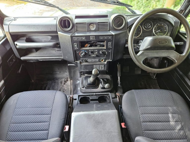 LAND ROVER DEFENDER 2.4 TDCi