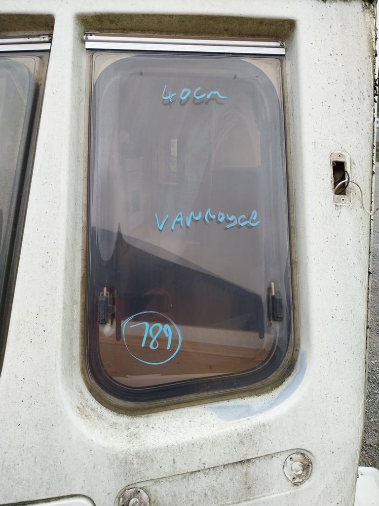 image for 92 vanroyce caravan front nearside window 