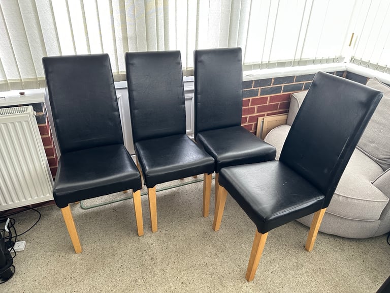 4x Black Dining Table Chairs