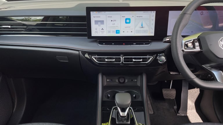 2024 MG HS Plug-in Hybrid 1.5 T-gdi Phev SE Au Hybrid