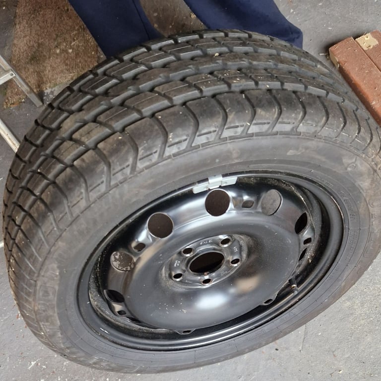 Wheel with Dunlop Tyre