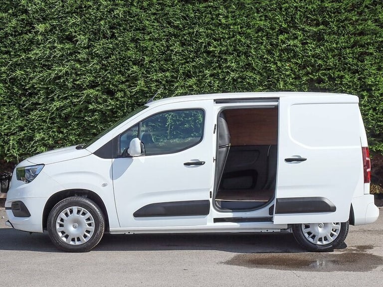 2021 Vauxhall Combo 2300 SPORTIVE 1.5 TURBO D, 100BHP, L1 SWB VAN, Air Con, Cruise Control, 3 S S...