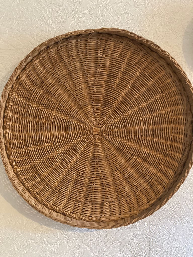 Vintage rustic wicker tray/ wall feature - reasonable offers accepted