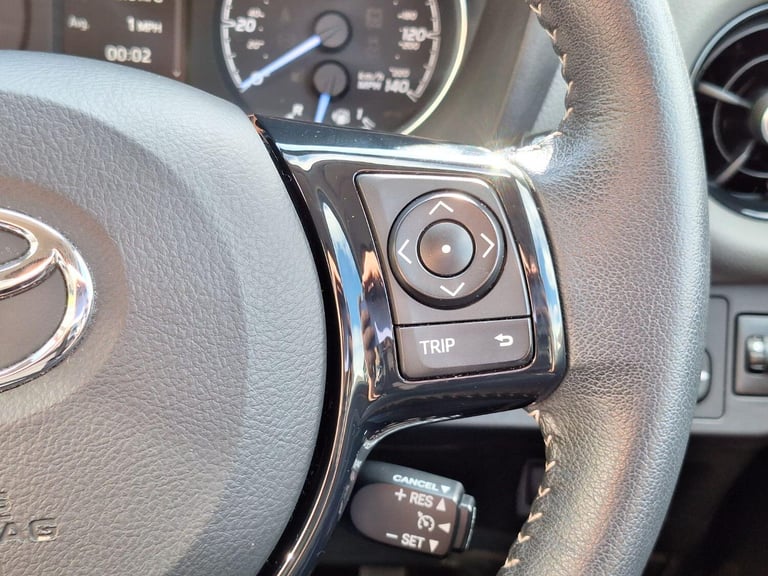 TOYOTA YARIS 1.5 VVT-h Icon Tech 2019