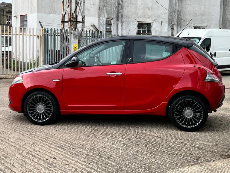 2012 Chrysler Ypsilon 1.2 Black and Red 5dr HATCHBACK PETROL Manual