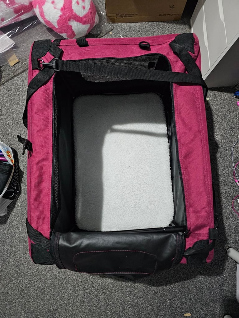 Very large cat or dog carrier 19w x 18h x 25.5L inch from Amazon basics