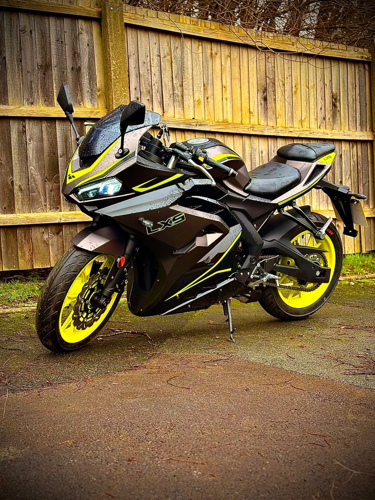 image for Lexmoto, LXS, 2024, 124 (cc)