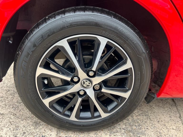 2019 Toyota Yaris 1.5 VVT-i Icon Tech 5dr HATCHBACK PETROL Manual