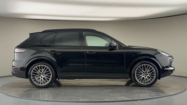 2022 Porsche Cayenne 3.0T V6 Platinum Edition TiptronicS 4WD Euro 6 (s/s) 5dr SUV Petrol Automatic