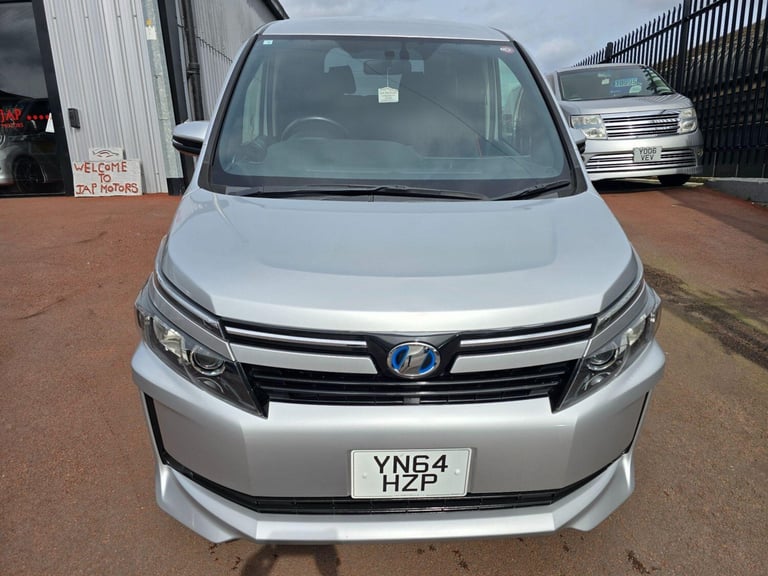 WE HAVE 6 MORE VOXY HYBRID AVAILABLE