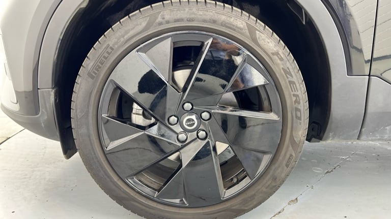 2025 Volvo XC40 Black Edition Plus, B3 Mild hybrid, Petrol (Rear Camera, BLIS) Estate Petrol Auto...