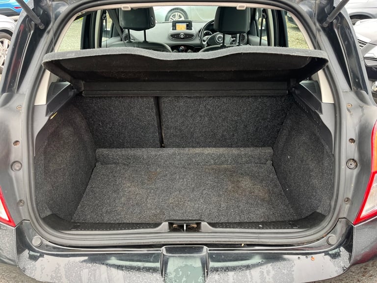 2012 Renault Clio 1.5 dCi 88 Dynamique TomTom 5dr HATCHBACK Diesel Manual