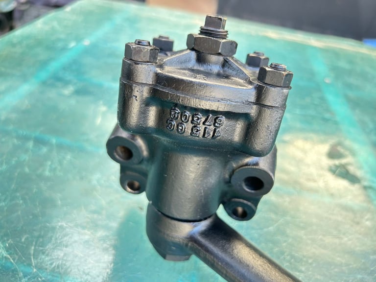Steering idler Maserati Indy, Ghibli, Mexico, Quattroporte s1