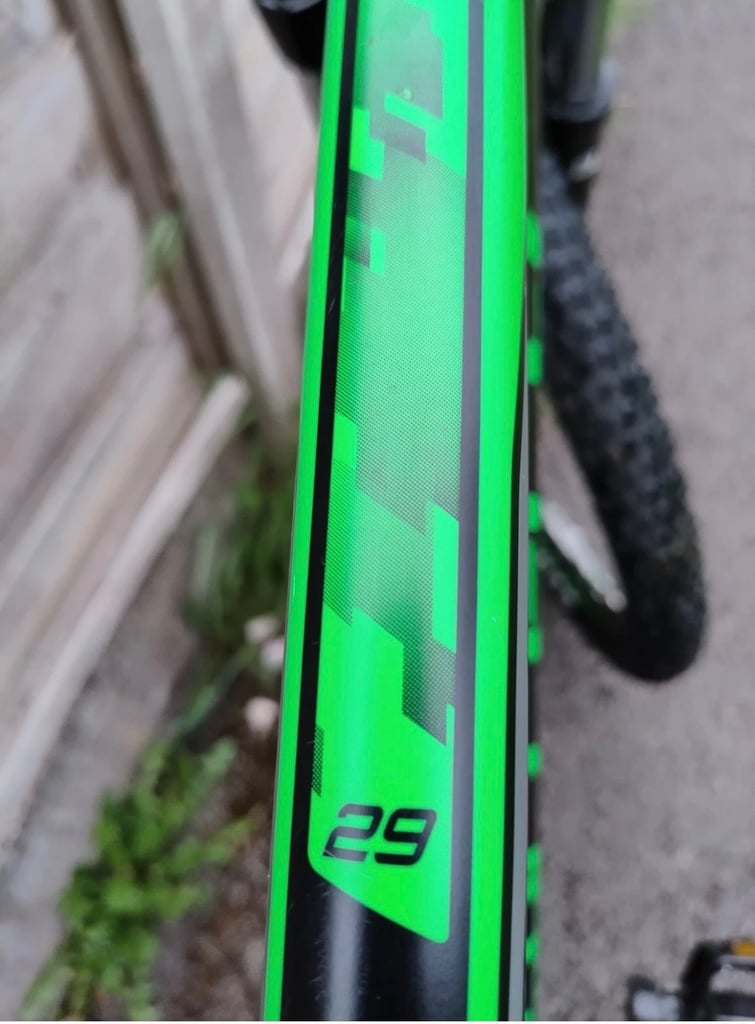 Carrera Hellcat 29 Men's Mountain Bike Large Green Limited Edition