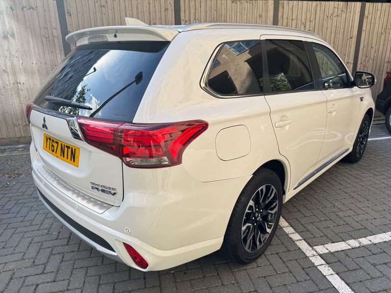 Mitsubishi, OUTLANDER, Estate, 2017, Other, 1998 (cc), 5 doors
