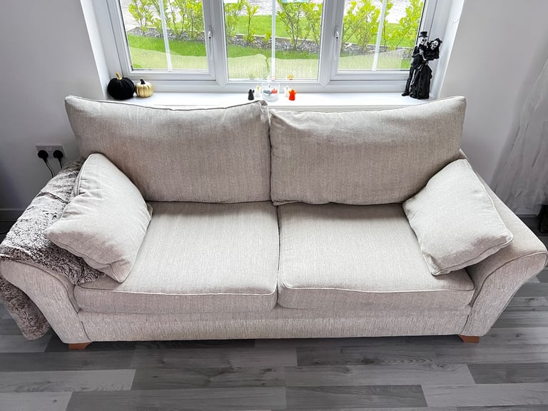 image for Cream 3 seat & 2 seat sofa set for sale 