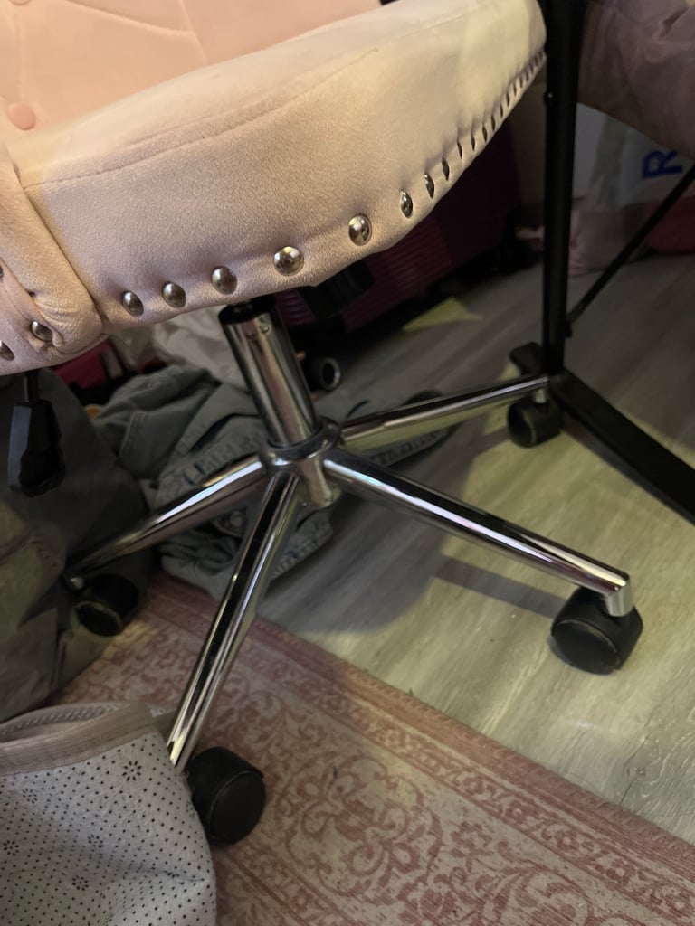 Pink swirly chair 