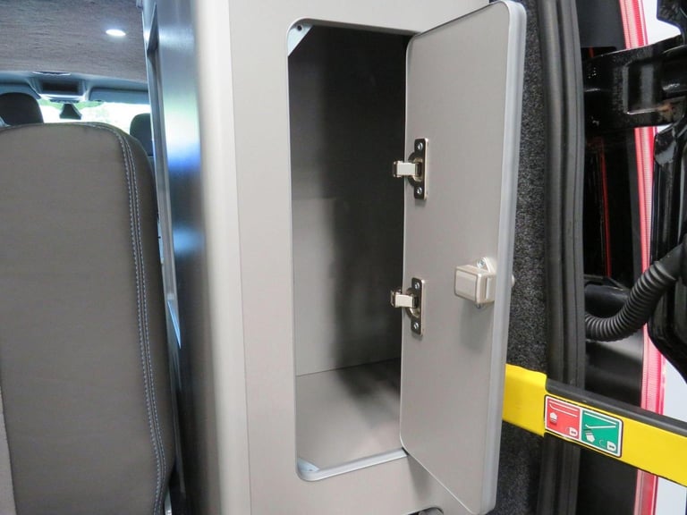 FORD TRANSIT CUSTOM 300 Limited Camper Van - Day Van - Motohome Black Manual Die