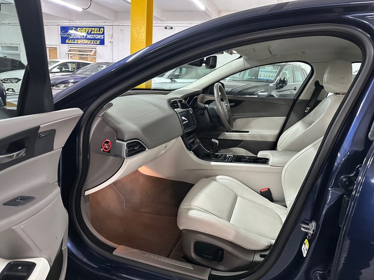 2016 Jaguar XE 2.0d Portfolio Euro 6 (s/s) 4dr SALOON Diesel Manual