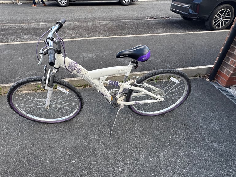 Ladies Reebok vogue Mountain bike  26inch