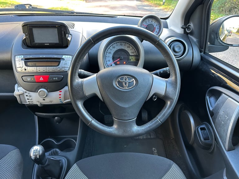 Toyota, AYGO, Hatchback, 2014, Manual, 998 (cc), 5 doors