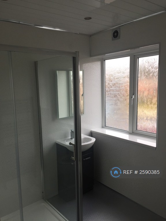 2 bedroom flat in Four Pounds Avenue, Coventry, CV5 (2 bed) (#2590385)