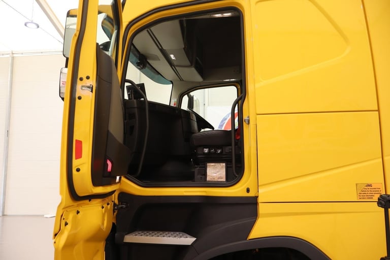 2019 (19 PLATE) Volvo  FH460 6x2 Euro 6 Tractor Units