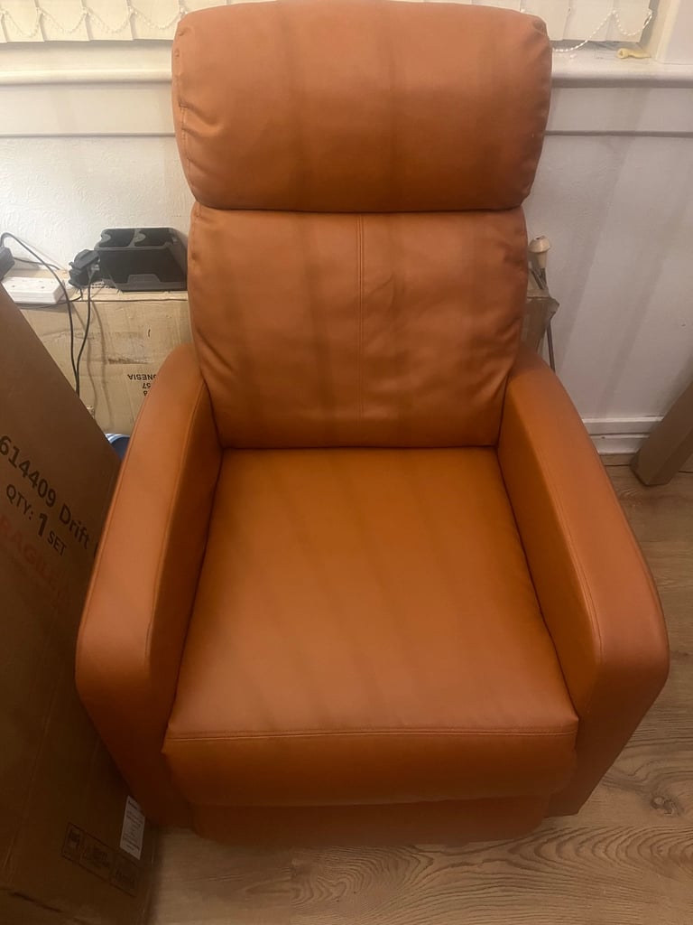 Tan leather recliner chair £70 