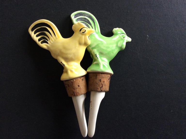 VINTAGE STAFFORDSHIRE CERAMIC COCKEREL DRINKS POURER