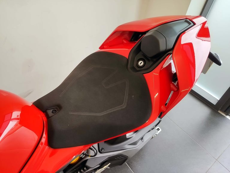 2024 Ducati Panigale V4S 7G Red 1,586 Miles | £365 Dep & £365 pcm