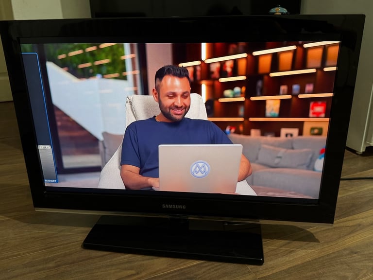 image for Samsung 32” Working Color HDTV  with new remote control