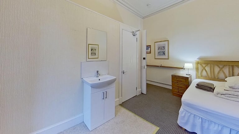 5 bedroom flat in Holburn Street, Holburn, Aberdeen, AB10 7LJ