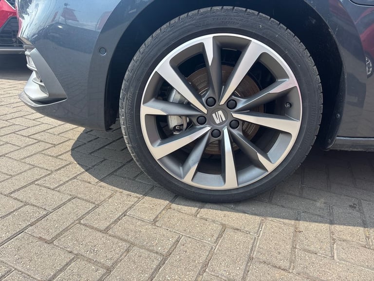  SEAT Leon e Hybrid 1.4 Ehybrid 13kwh Fr Sport Hatchback 5dr Petrol Plug In