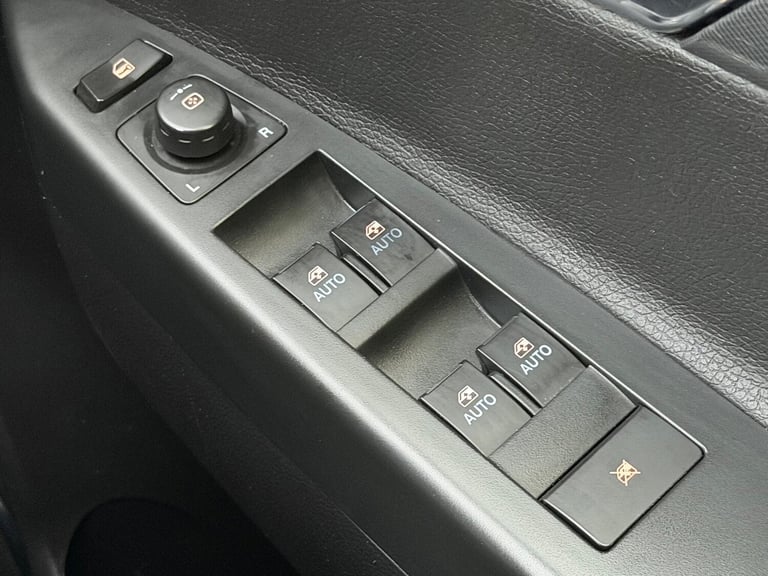 2015 Vauxhall Antara 2.2 CDTi Exclusiv 2WD Euro 5 (s/s) 5dr HATCHBACK Diesel Manual