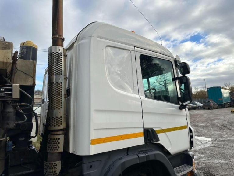 Scania P370 CB 8X4 MANUAL GEARBOX EURO 6 TIPPER