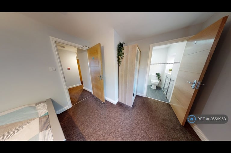 7 bedroom house in Charter Avenue, Coventry, CV4 (7 bed) (#2656953)