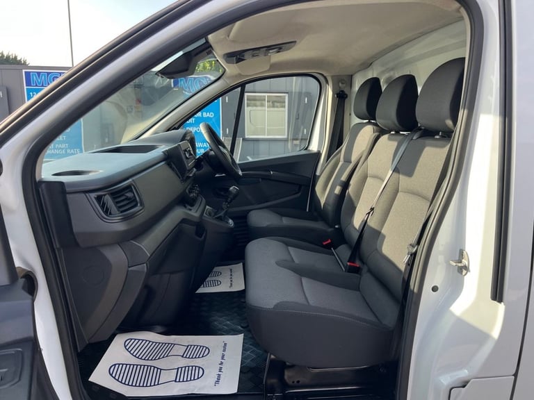 2022 Renault Trafic 2.0 dCi Blue 28 Business Panel Van 5dr Diesel Manual SWB Euro 6 (s/s) (130  P...